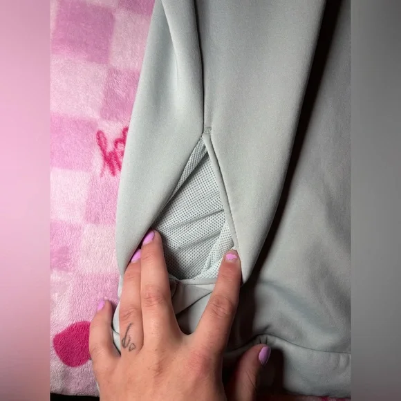 Nike Soft Gray Pullover Hoodie - Picture 5 of 13